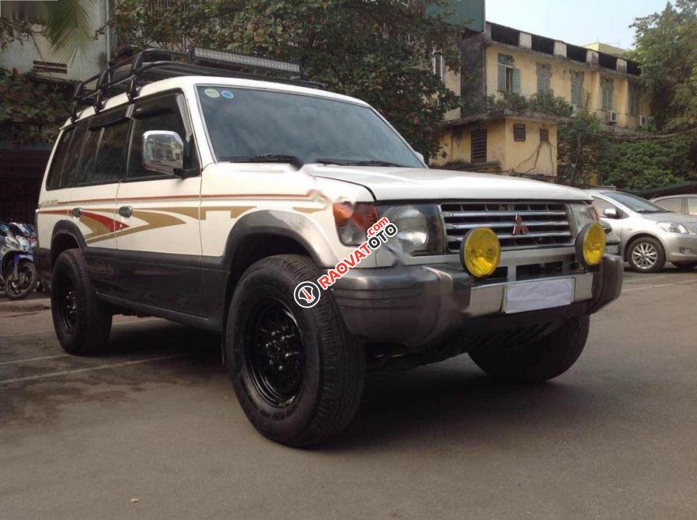 Bán Mitsubishi Pajero 2.4 năm 1994, màu trắng, xe nhập-0