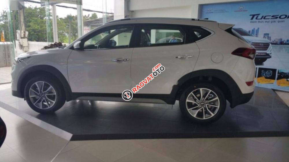 Cần bán Hyundai Tucson 2.0 ATH đời 2017, màu trắng-5