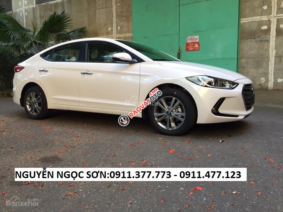 "Cực Sốc" Hyundai Elantra Đà Nẵng, hỗ trợ vay 80 - 90% giá trị xe, Lh Ngọc Sơn: 0911.377.773-8