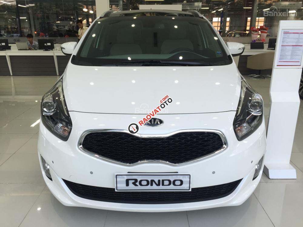 Kia Gò Vấp - Kia Rondo 2017 - Xe 7 chỗ - Option tiểu chuẩn - Hỗ trợ vay trả góp 80%-0