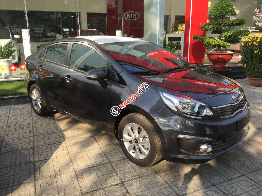 Cần bán Kia Rio năm 2017 màu đen, 470 triệu, xe nhập-1