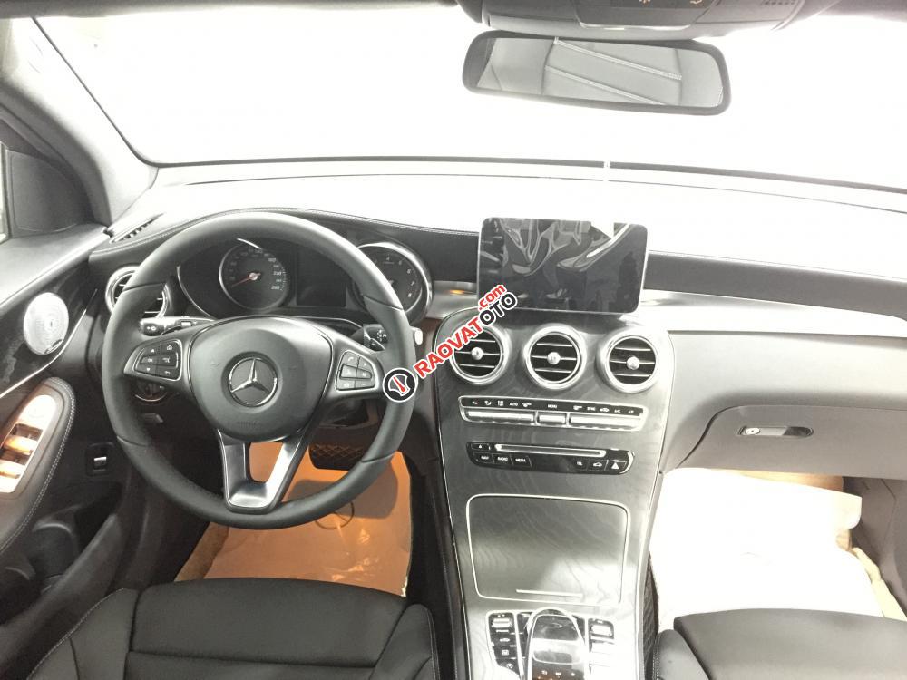 Mercedes GLC 300, mới 100%, xe giao ngay-6