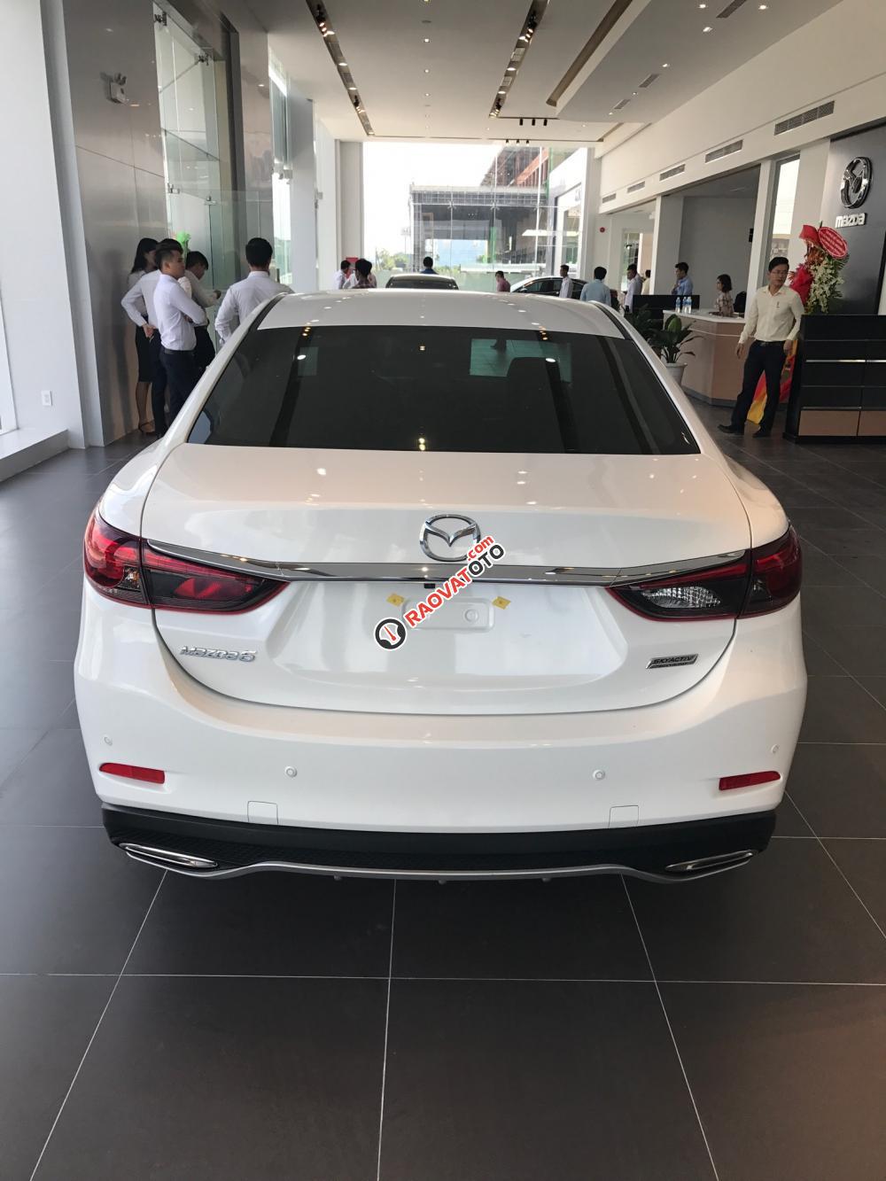 Showroom Mazda Bình Tân bán xe Mazda 6 2.0 premium, bảo hành 5 năm.LH 0909 417 798-2