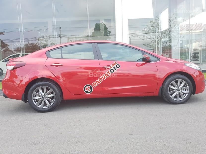 Kia Cerato 1.6 số sàn 2017 mới 100%, hỗ trợ vay 80% - chỉ cần 170tr là có xe giao ngay, LH Bảo 0938 990 764-1