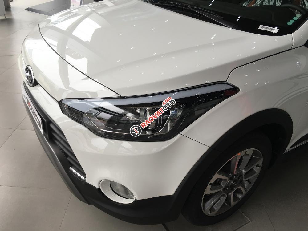 Bán ô tô Hyundai i20 Active đời 2017, màu trắng, xe nhập-8