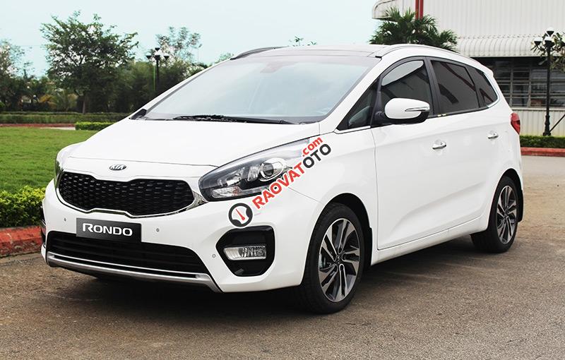 Xe 7 chỗ, Kia Rondo 2017, khuyến mại lớn nhất năm-0