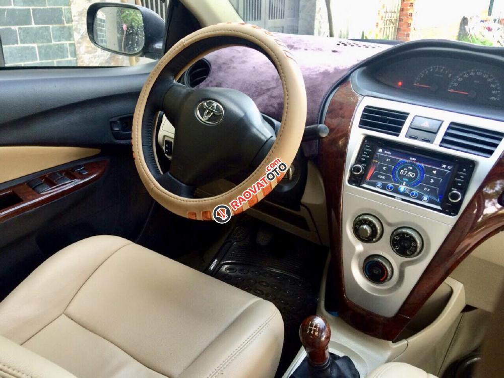 Cần bán Toyota Vios 2010, xe gia đình dùng còn nguyên zin-1