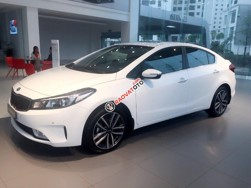 Bán Kia Cerato 2017 giá tốt nhất miền Bắc, hỗ trợ thủ tục nhanh lấy xe ngay, trả góp 3 ngày có xe đi-1