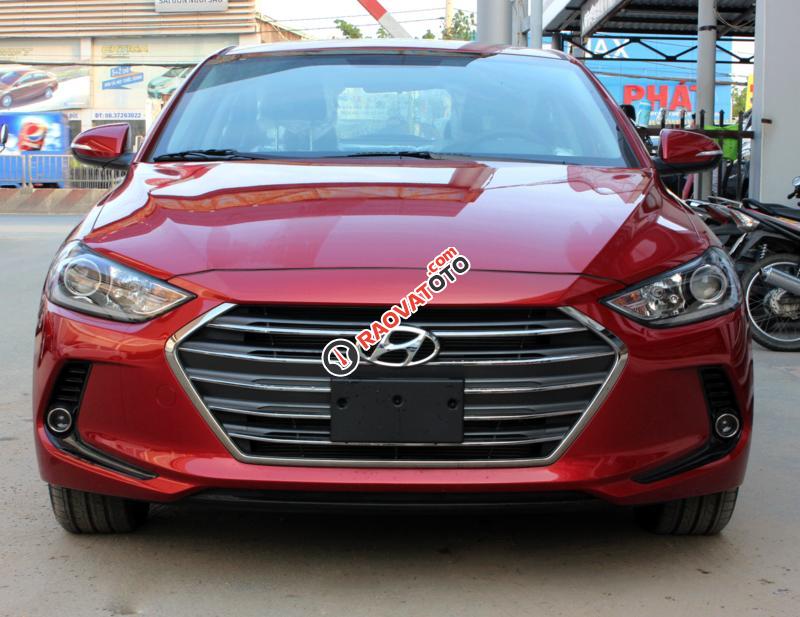 Giá xe Hyundai Elantra màu đỏ_ Ưu đãi lên tới 70 triệu_ Trả góp 90%. LH Hương: 0902.608.293-0