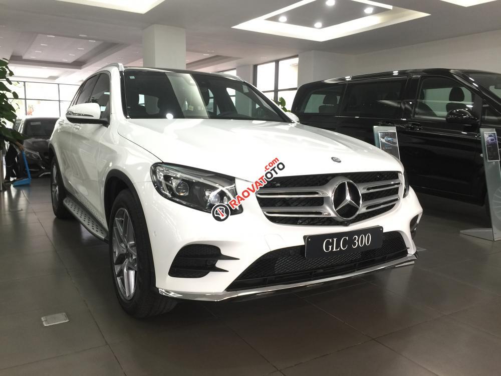 Mercedes GLC 300, mới 100%, xe giao ngay-0