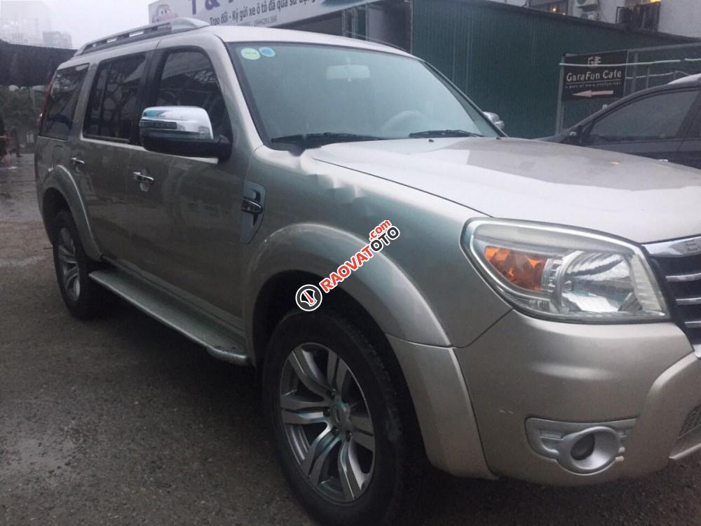 Cần bán gấp Ford Everest đời 2010 số tự động-1