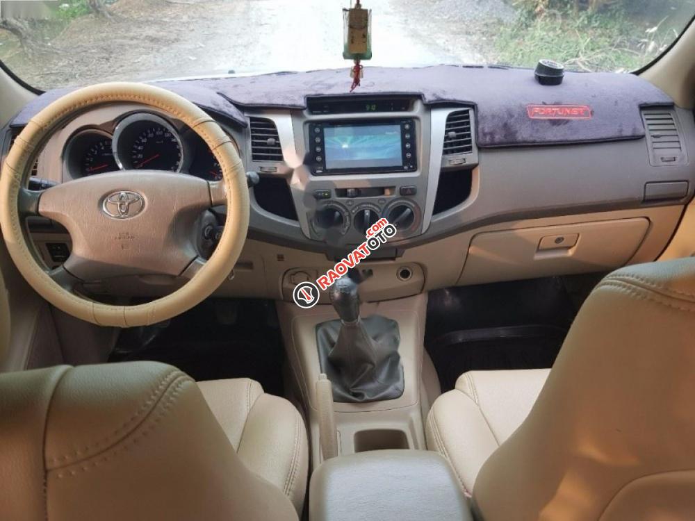 Bán ô tô Toyota Fortuner 2.5G đời 2011, màu bạc xe gia đình-7