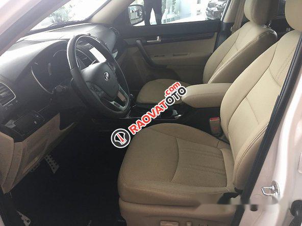 Bán Kia Sorento đời 2017, màu trắng, giá 782tr-8