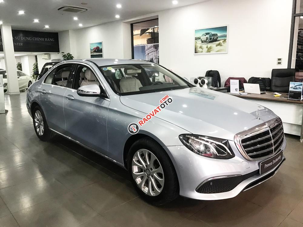 Bán ô tô Mercedes E200 năm 2017, màu bạc-0