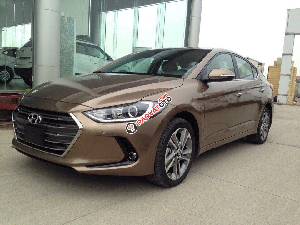 Bán xe Hyundai Elantra đời 2017, màu nâu, LH: 0947647688-1