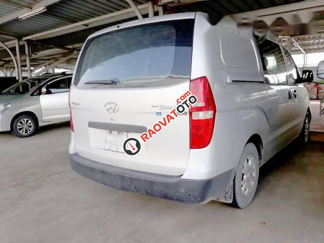 Bán xe Hyundai Starex đời 2010, màu bạc, giá 350tr-2