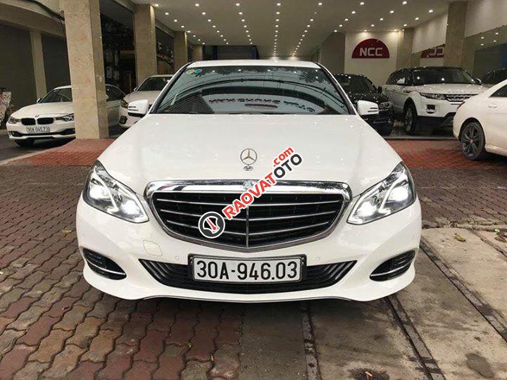 Bán Mercedes E200 2015 trắng Ngọc Trinh-0