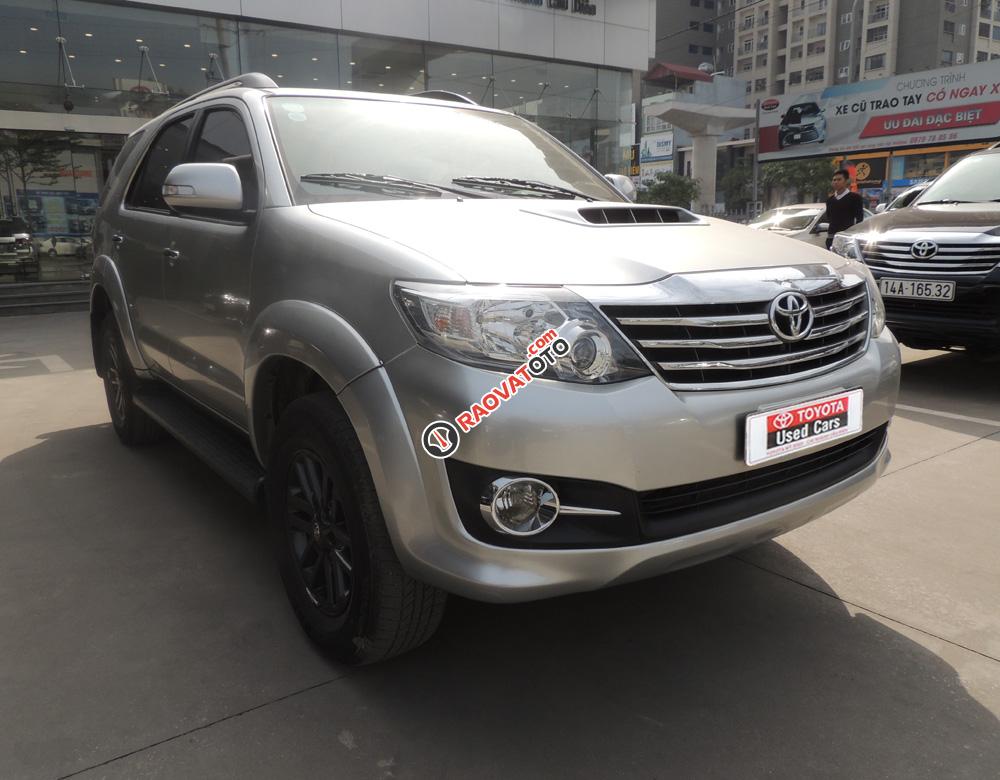 Xe Toyota Fortuner G 2015 màu bạc chất lượng giá tốt-0