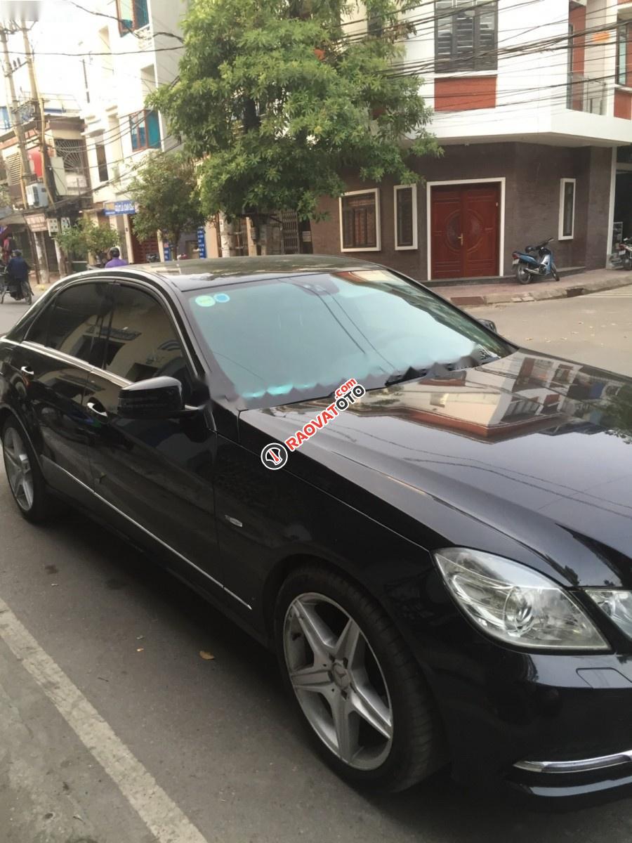 Cần bán Mercedes E250 đời 2009, màu đen, 775 triệu-1