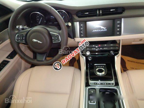 Bán xe Jaguar XF Pure 2017 màu đen, màu đen, xe giao ngay, khuyến mãi giá tốt nhất - 0918842662-8