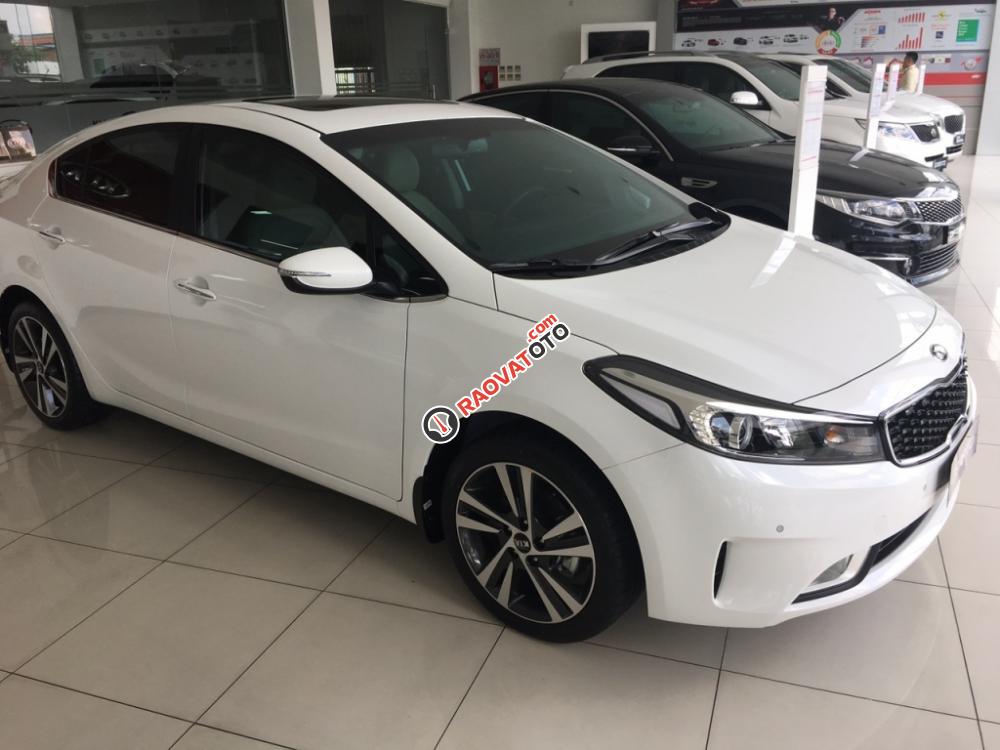 Bán xe Kia Cerato 2.0 đời 2018, chuẩn bị 200 triệu trả trước có xe-0