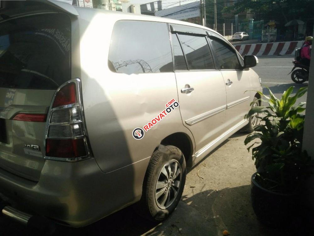 Bán Toyota Innova 2.0G năm 2016 giá cạnh tranh-2