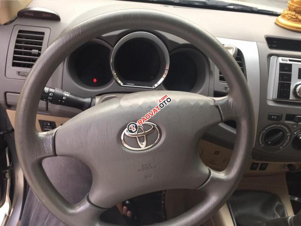 Bán Toyota Fortuner G đời 2010, màu bạc-4