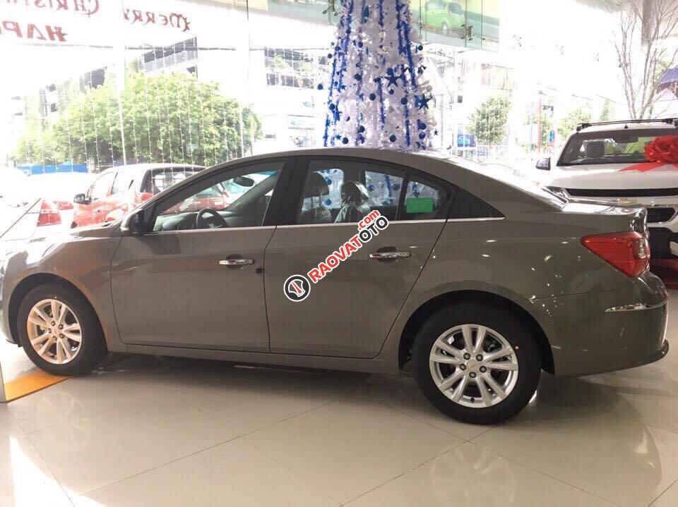 Bán Chevrolet Cruze LT - Nâu hoàng kim, hỗ trợ vay tối đa giá trị xe-2