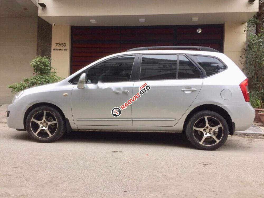 Chính chủ bán Kia Carens LX 1.6 MT đời 2011, màu bạc-0