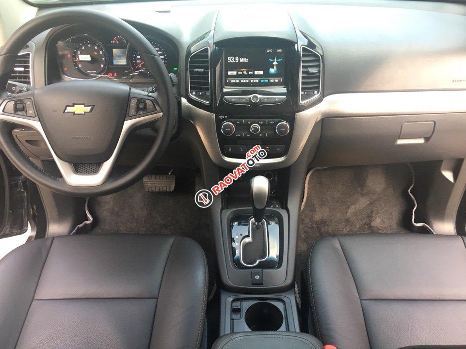 Bán Chevrolet Captiva Revv 2.4, 2016, màu đen, biển SG, 20.000km-1