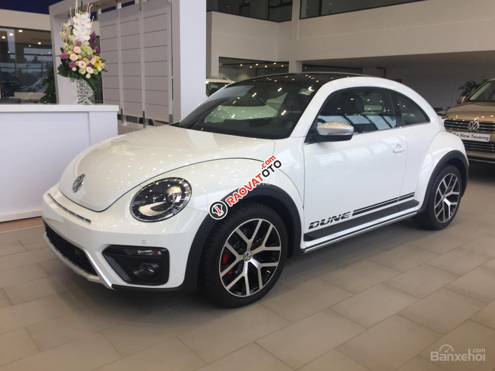 Bán xe Volkswagen Beetle Dune 2017, đối thủ Mini Cooper, màu trắng, giao ngay tháng 12. Lh: 097.8877.754-1