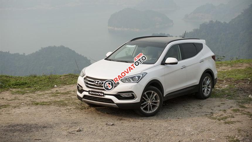 Hyundai BG cần bán xe Hyundai Santa Fe máy dầu 2018, màu trắng, bản đặc biệt. Trưởng phòng KD: Mr Trung 0941.367.999-1