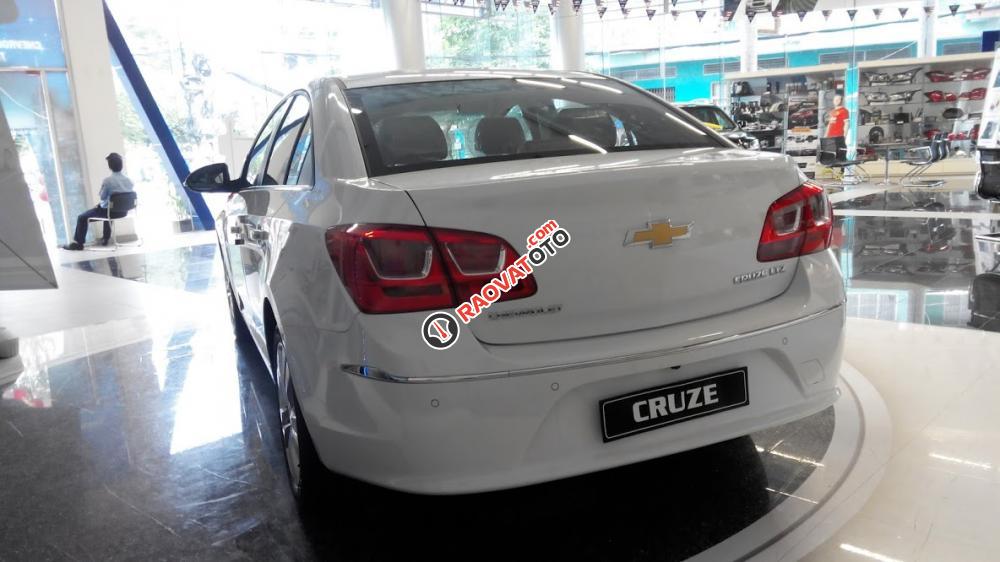 Bán Chevrolet Cruze 1.8LTZ AT 2017, nhiều màu, vay 90%, giao xe liền-2