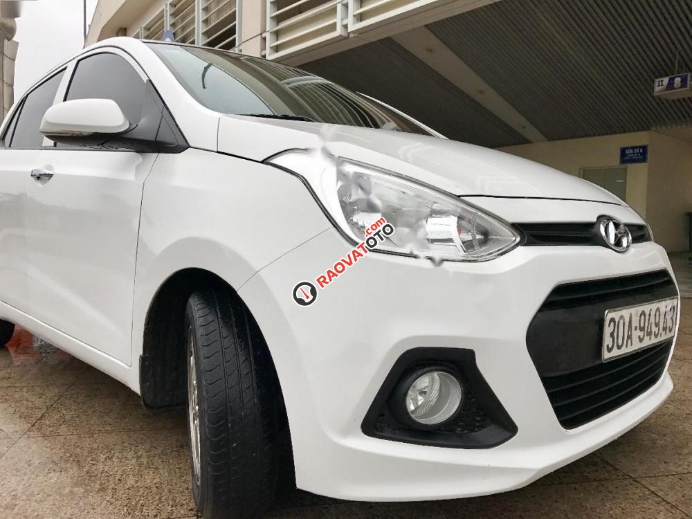 Bán xe Hyundai Grand i10 1.0 MT 2015, màu trắng, xe nhập xe gia đình, giá tốt-0