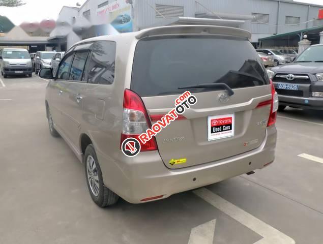 Bán gấp Toyota Innova E sản xuất 2016 chính chủ, giá tốt-1