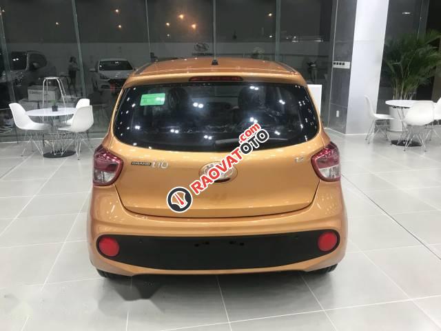 Bán xe Hyundai Grand i10 đời 2017, màu vàng cam-4