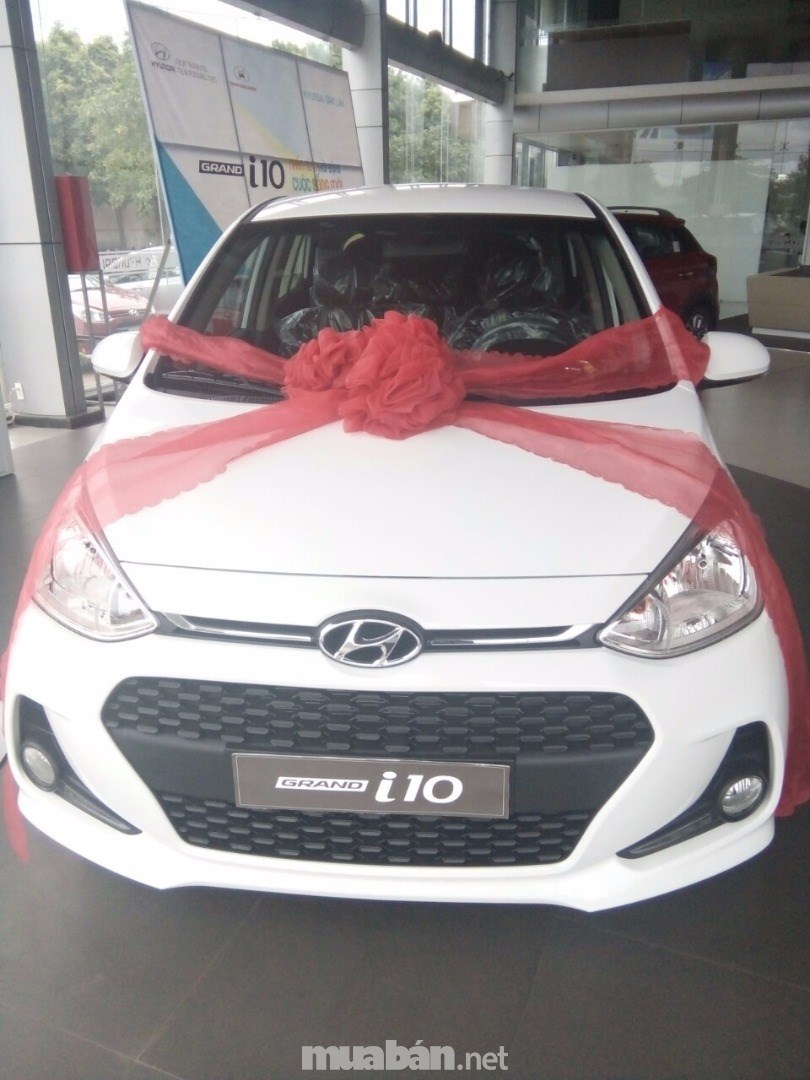 Bán xe Hyundai Grand i10 đời 2017, màu trắng-0