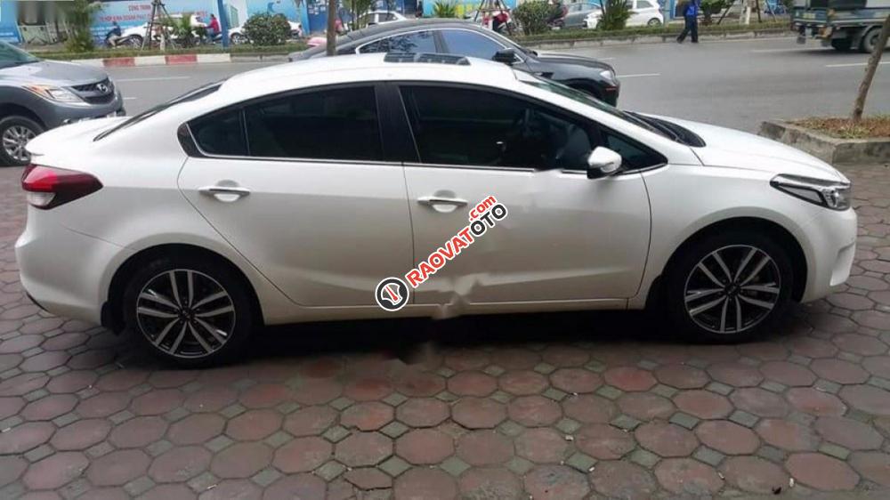 Bán ô tô Kia Cerato đời 2017, màu trắng, giá chỉ 636 triệu-3