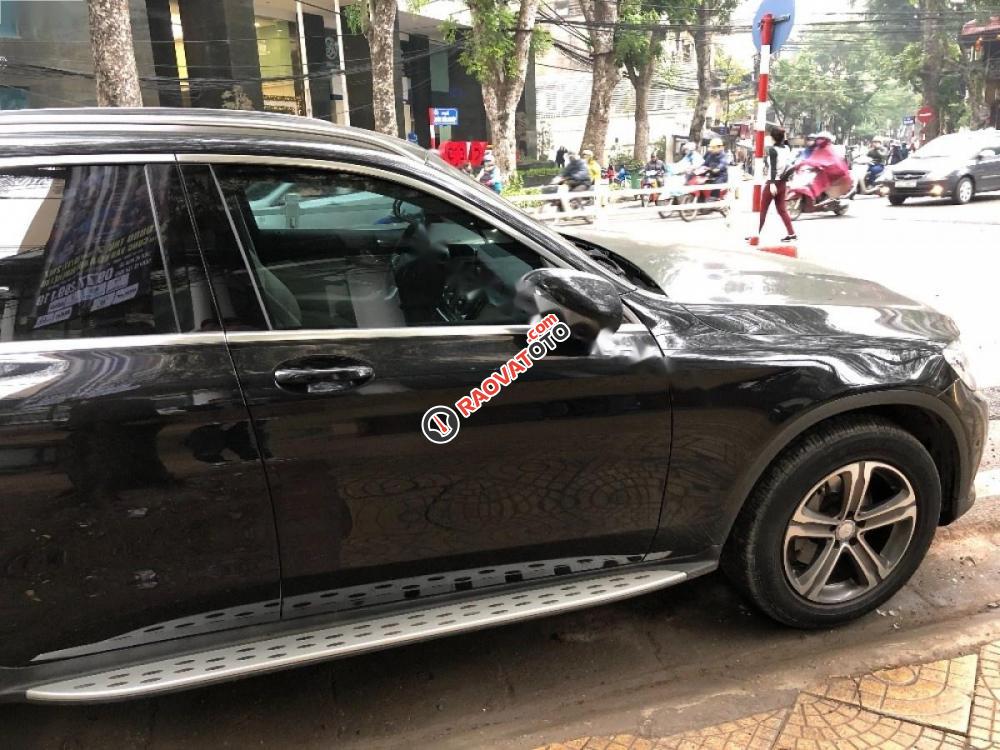 Bán ô tô Mercedes GLC 250 4Matic đời 2016, màu đen-4