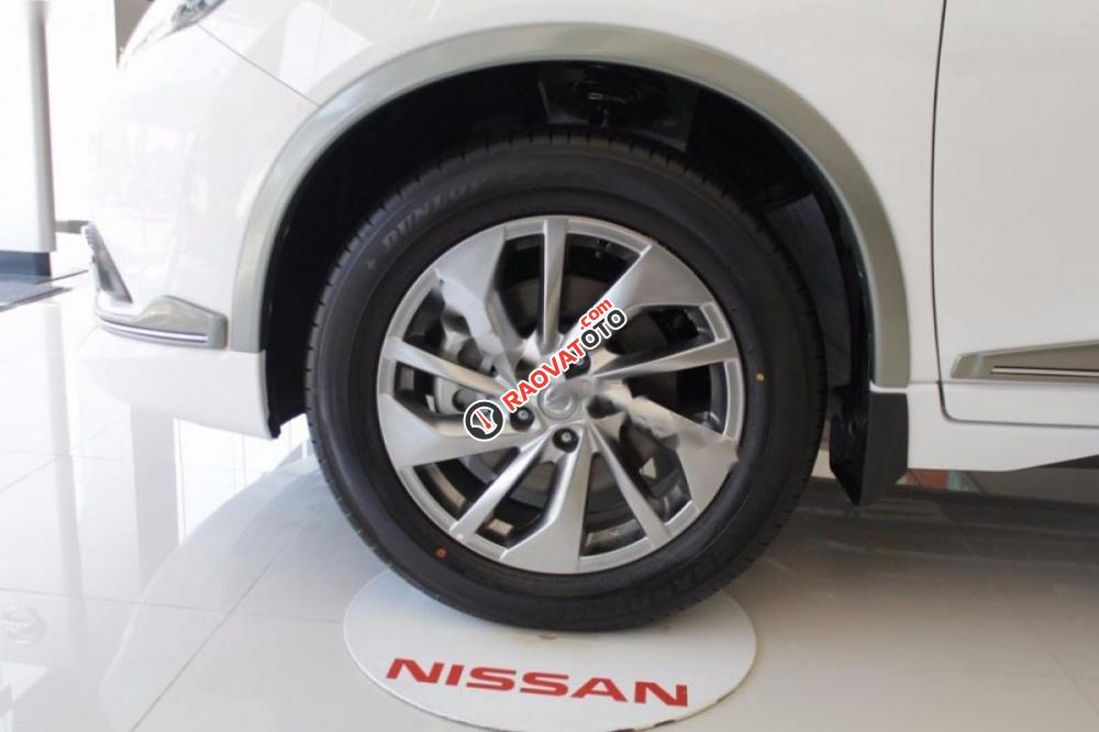 Cần bán Nissan X trail 2.5 SV 4WD Premium năm 2017, màu trắng-3