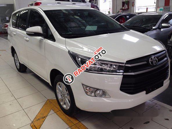 Cần bán xe Toyota Innova 2017, màu trắng-0