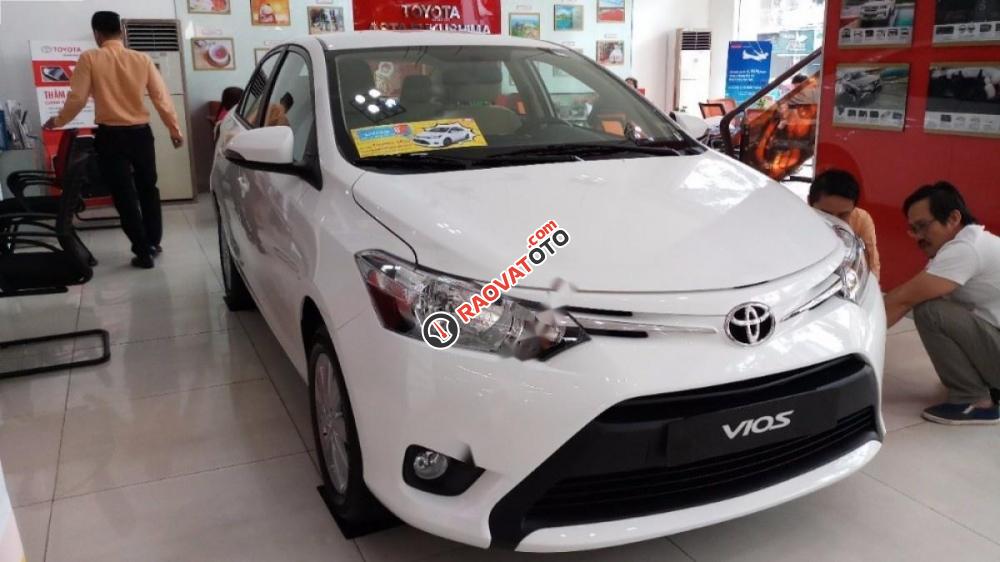 Cần bán Toyota Vios 1.5E đời 2017, màu trắng-1