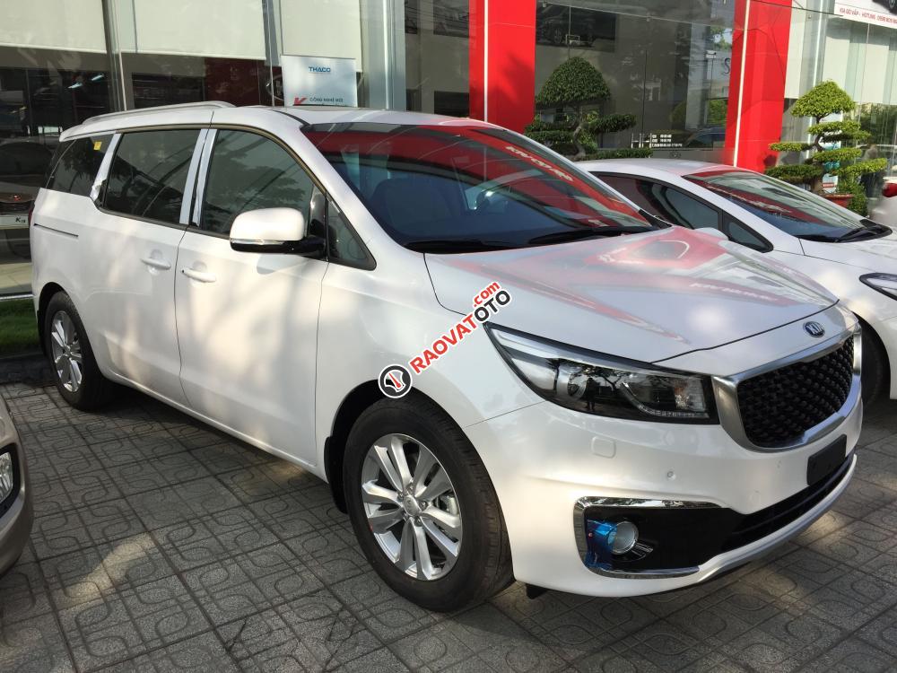 Bán ô tô Kia Sedona 2.2 DATH đời 2018, màu trắng, mới 100%-1