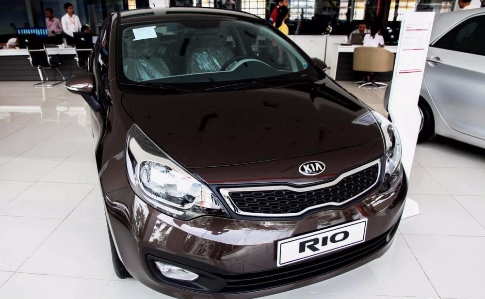 Bán ô tô Kia Rio đời 2017, màu nâu, nhập khẩu nguyên chiếc-1