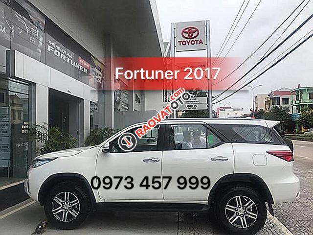 Bán Toyota Fortuner G đời 2017, màu đen, giao nhanh tại Toyota Vinh-4