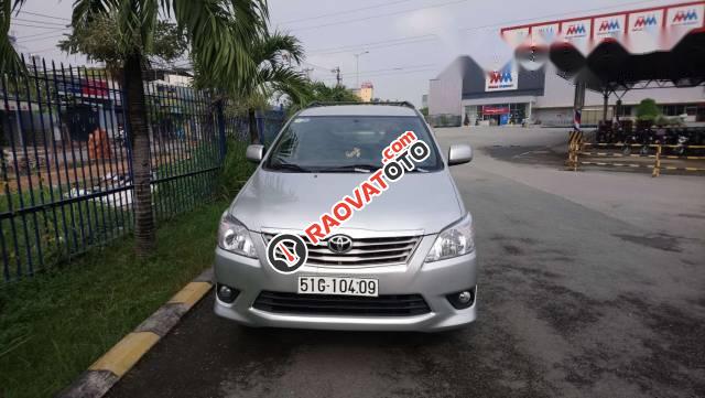 Bán xe Toyota Innova năm 2012, màu bạc-1