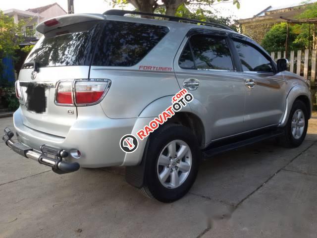 Bán lại xe Toyota Fortuner đời 2009, màu bạc-0