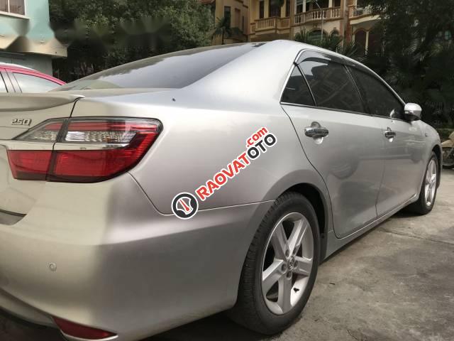 Cần bán Toyota Camry 2.5Q đời 2015, màu bạc số tự động-1