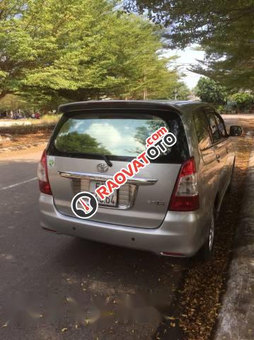 Bán xe Toyota Innova đời 2013, màu bạc-2