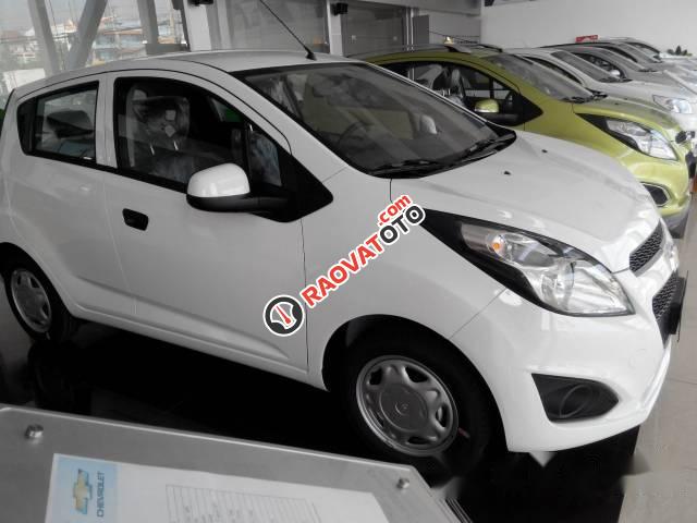 Bán ô tô Chevrolet Spark đời 2017, màu trắng, giá chỉ 269 triệu-1